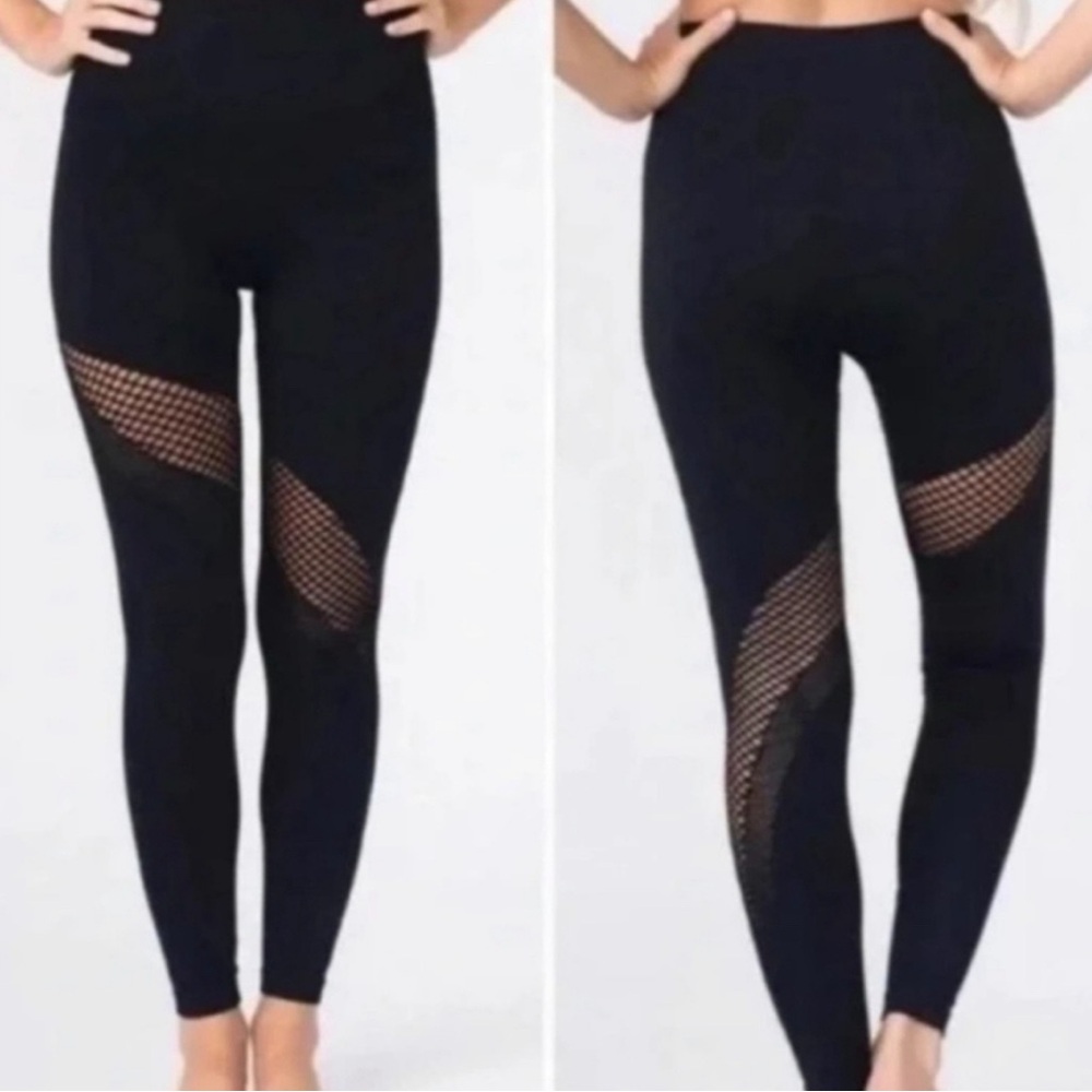 Zyia black angle mesh performance seamless leggings 7/8